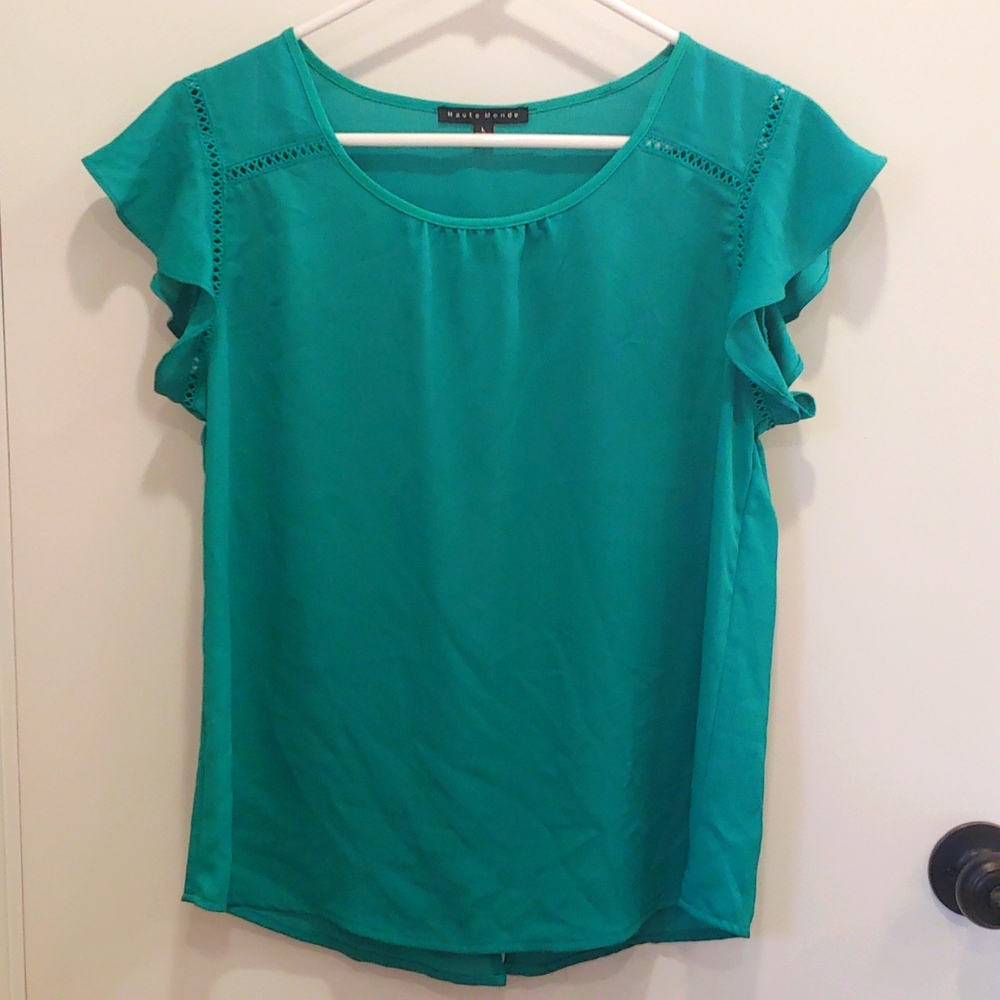 Haute Monde brand green top size large, flutter sleeve and back slit